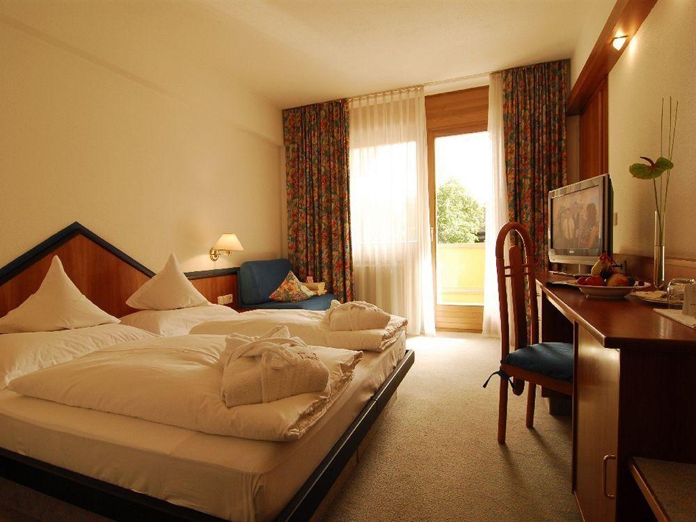Hotel Loewenhof Bressanone Esterno foto