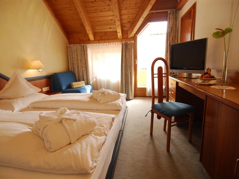 Hotel Loewenhof Bressanone Esterno foto